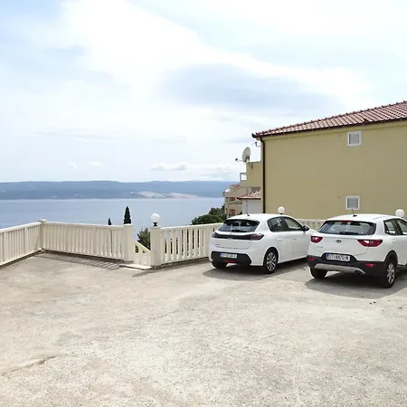 6-pax On The - Floor, Great Sea View, Parking Ensured