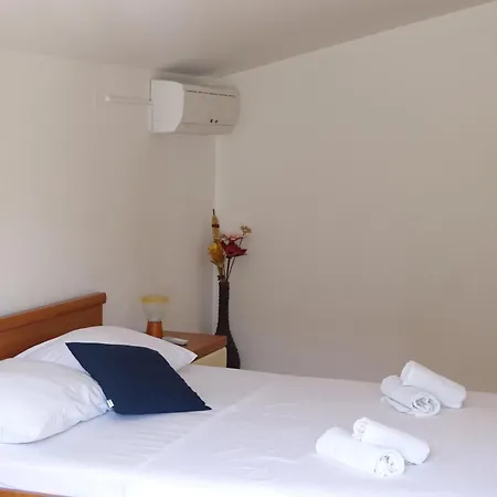 6-pax On The - Floor, Great Sea View, Parking Ensured *