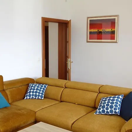 Apartamento 6-pax On The - Floor, Great Sea View, Parking Ensured *
